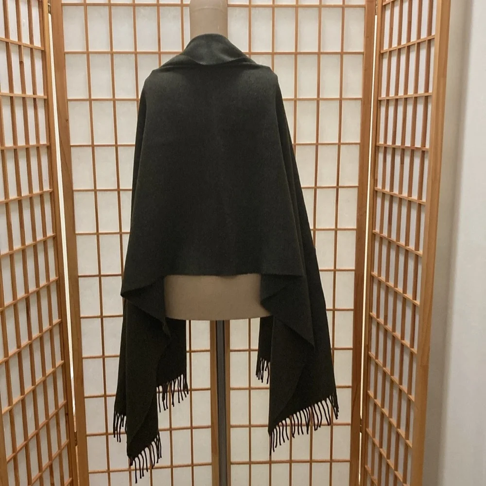 Ann Taylor Shaw Wrap. Like New - Picture 2 of 5